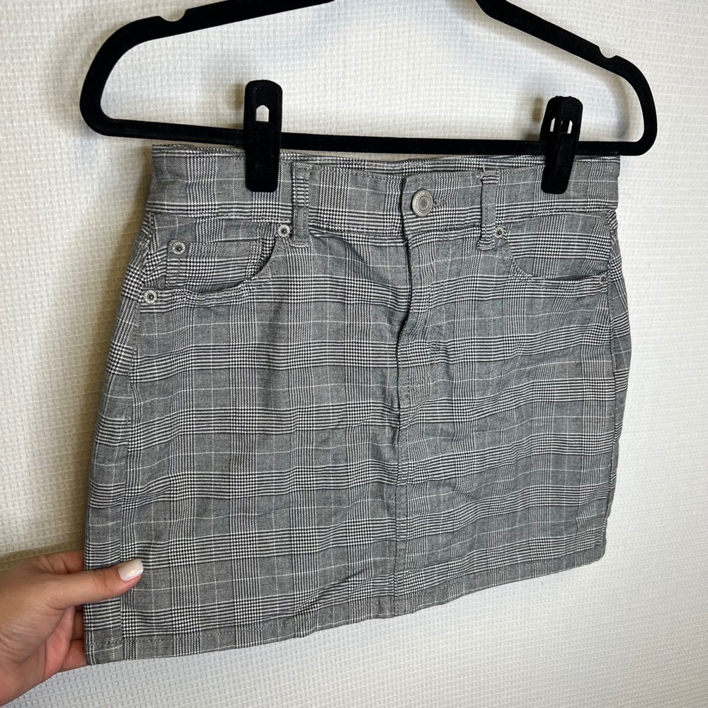 American Eagle Grey Glen Plaid Hi-Rise Mini Skirt Super Stretch Size 4 Regular